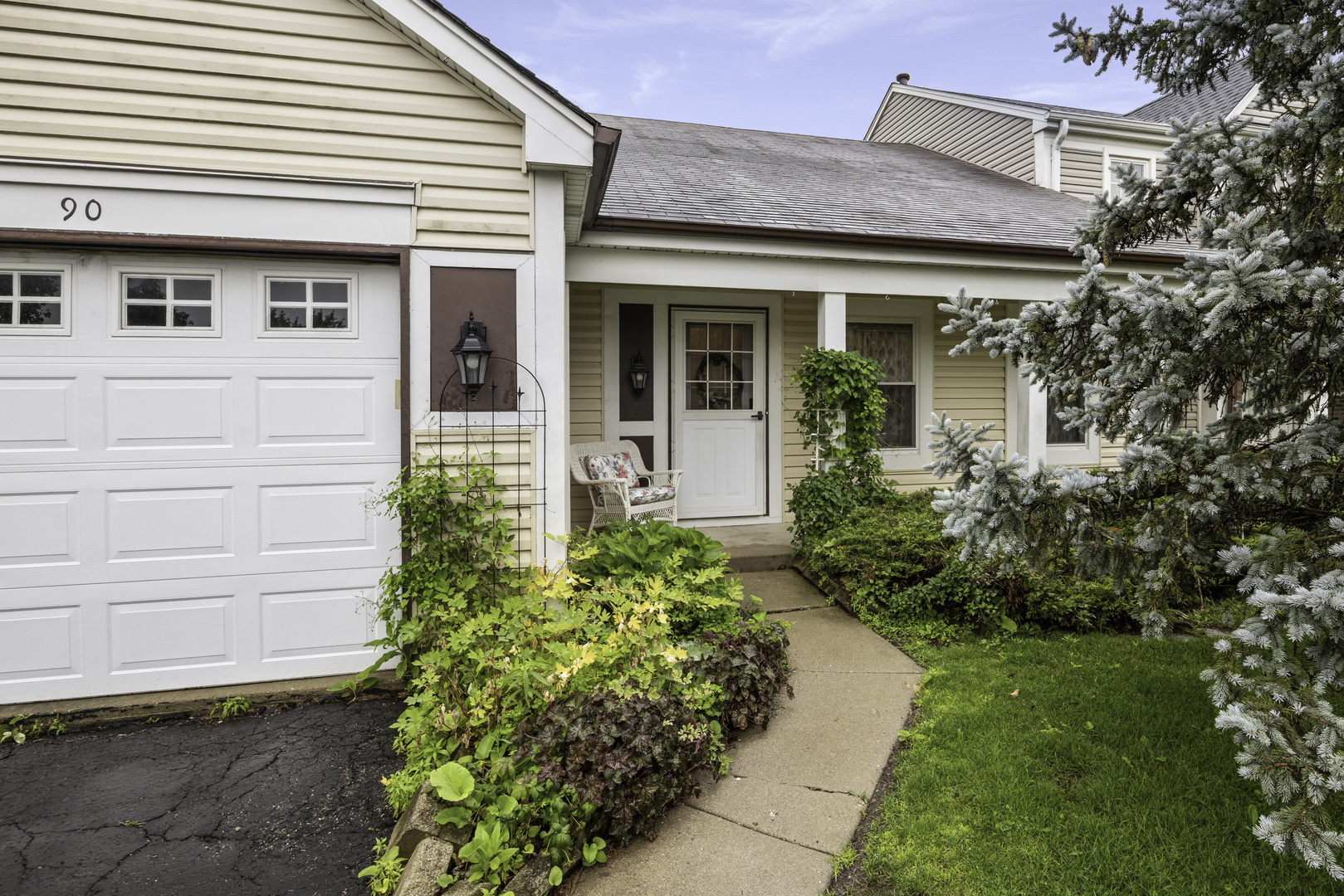 90 Sandhurst Road Mundelein, IL 60060 - Photo 2 of 29