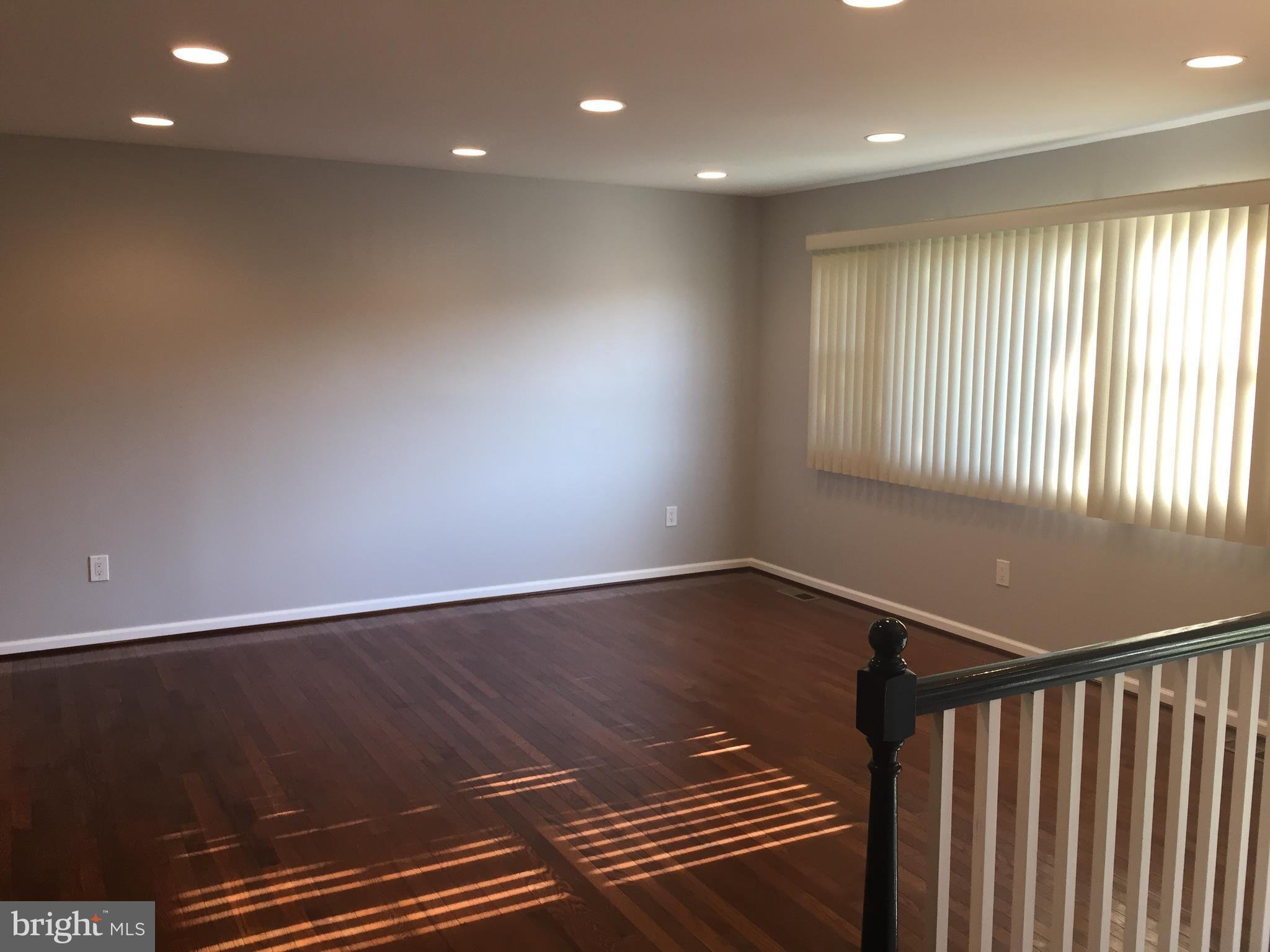4009 Sanlee Road Randallstown, MD 21133 - Photo 7 of 20 Living Room