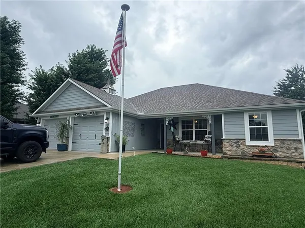 $330,000 | 205 Ceremonial Drive, Buckner, MO 64016