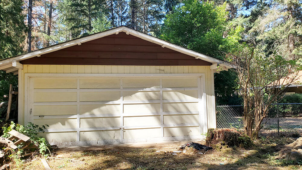3801-3831 Almar Road Grants Pass, OR 97527 - Photo 37 of 38 3831 Almar 19 Garage