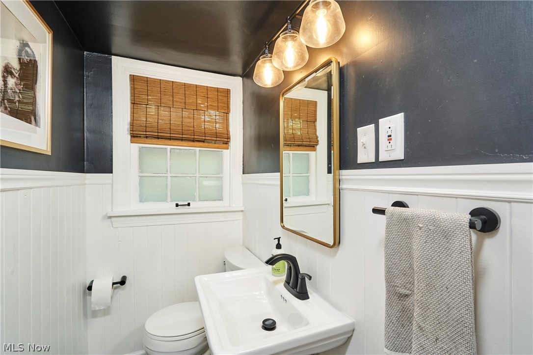 3368 Wadsworth Road Norton, OH 44203 - Photo 15 of 32 1st floor 1/2 bath