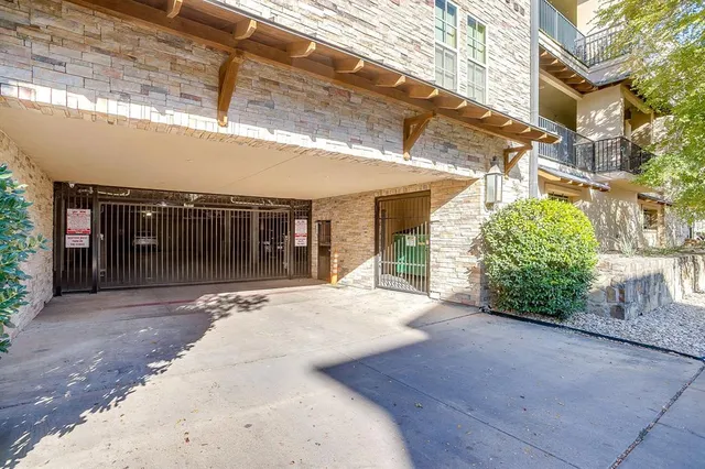 $4,150 | 2800 Sandage Avenue, Unit 301, Fort Worth, TX 76109