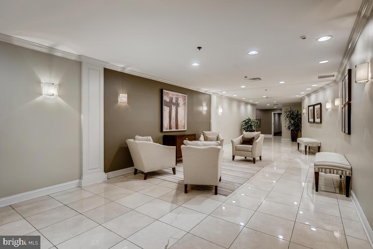 960 Fell Street, Unit 616 Baltimore, MD 21231 - Photo 14 of 37 Lobby waiting area