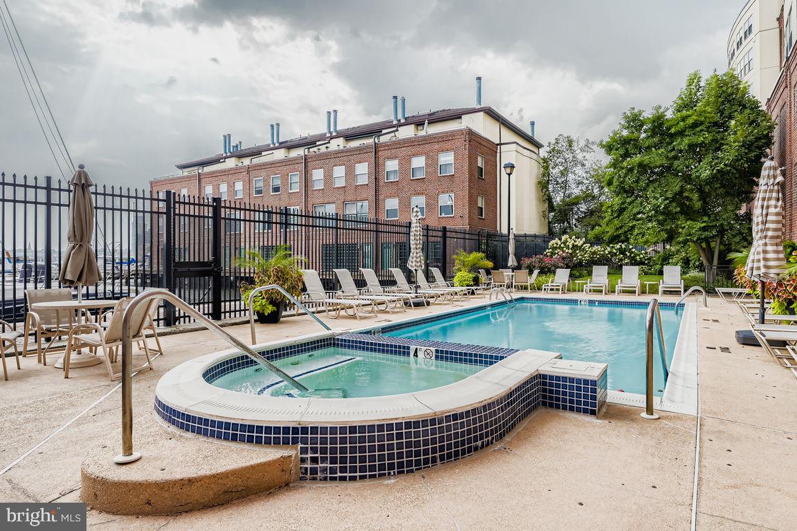 960 Fell Street, Unit 616 Baltimore, MD 21231 - Photo 36 of 37 pool/ hot tub for residents and guests