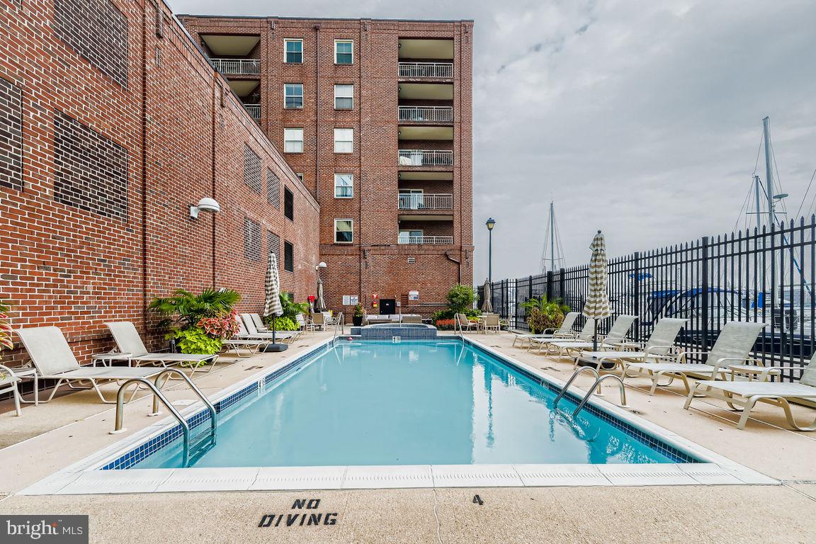 960 Fell Street, Unit 616 Baltimore, MD 21231 - Photo 37 of 37 Building pool