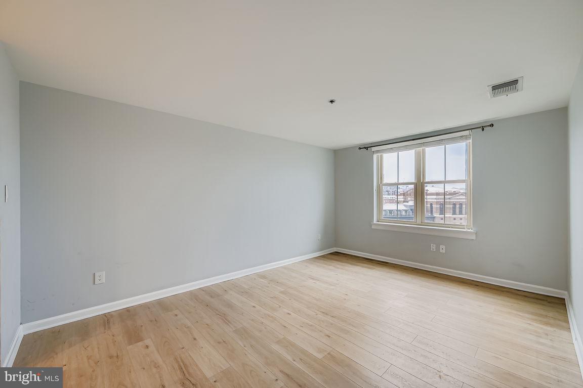 960 Fell Street, Unit 616 Baltimore, MD 21231 - Photo 8 of 37 Primary bedroom