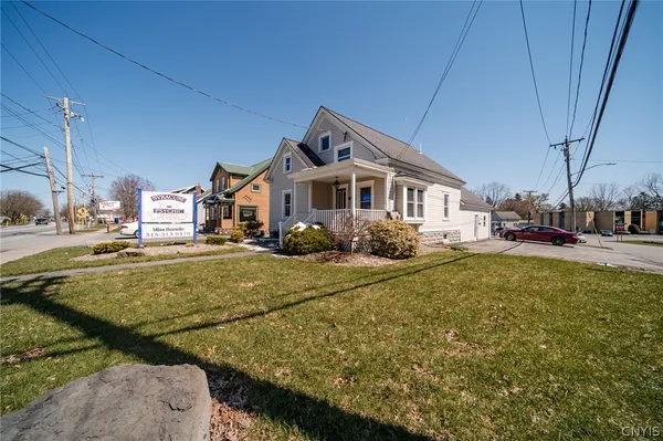 $275,000 | 461 South Main Street, Unit 1, Clay, NY 13212