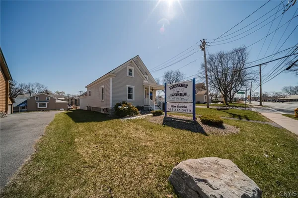 $275,000 | 461 South Main Street, Unit 1, Clay, NY 13212