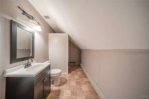 $275,000 | 461 South Main Street, Unit 1, Clay, NY 13212