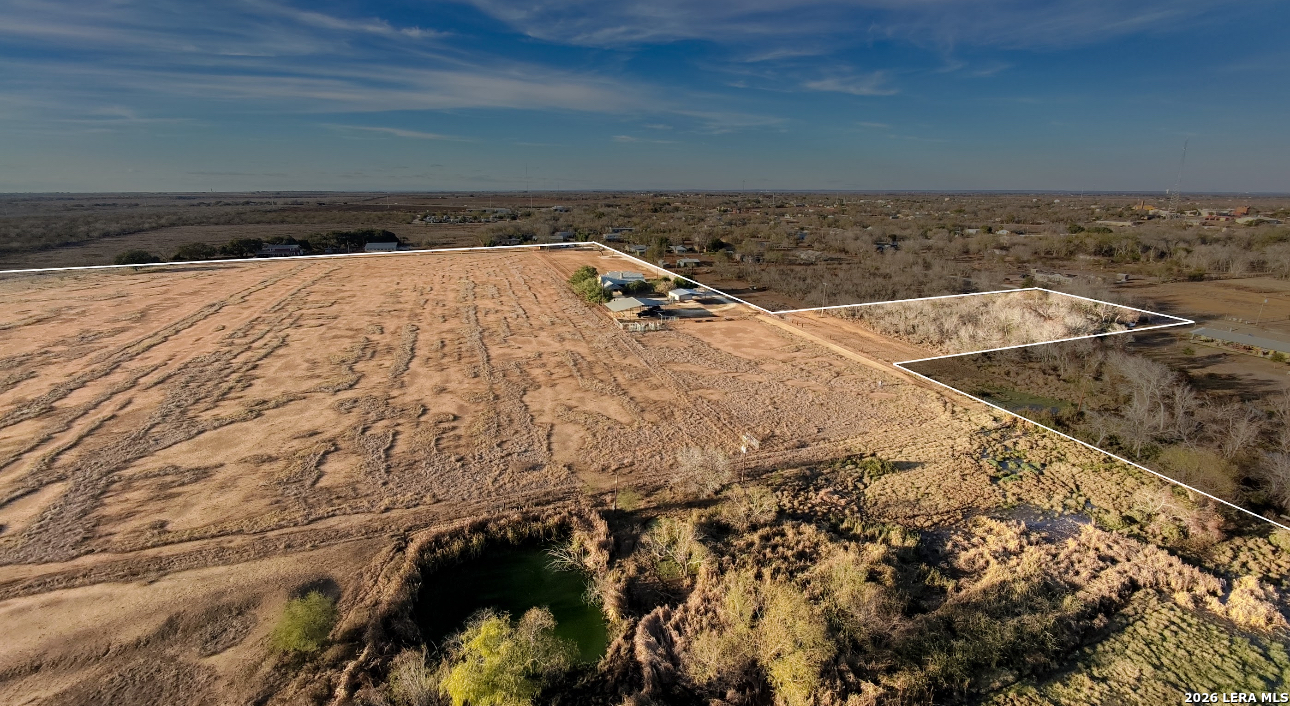 375 Bluntzer Road Jourdanton, TX 78026 - Photo 8 of 44 view of a water from a floor