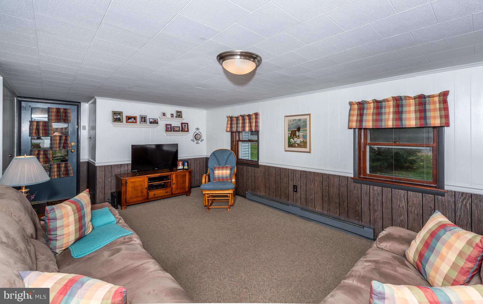 1602 Zarker Road Lancaster, PA 17601 - Photo 14 of 27 Family room
