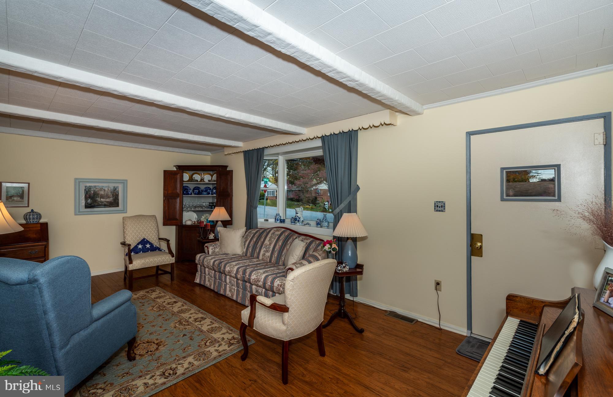 1602 Zarker Road Lancaster, PA 17601 - Photo 3 of 27 Living room