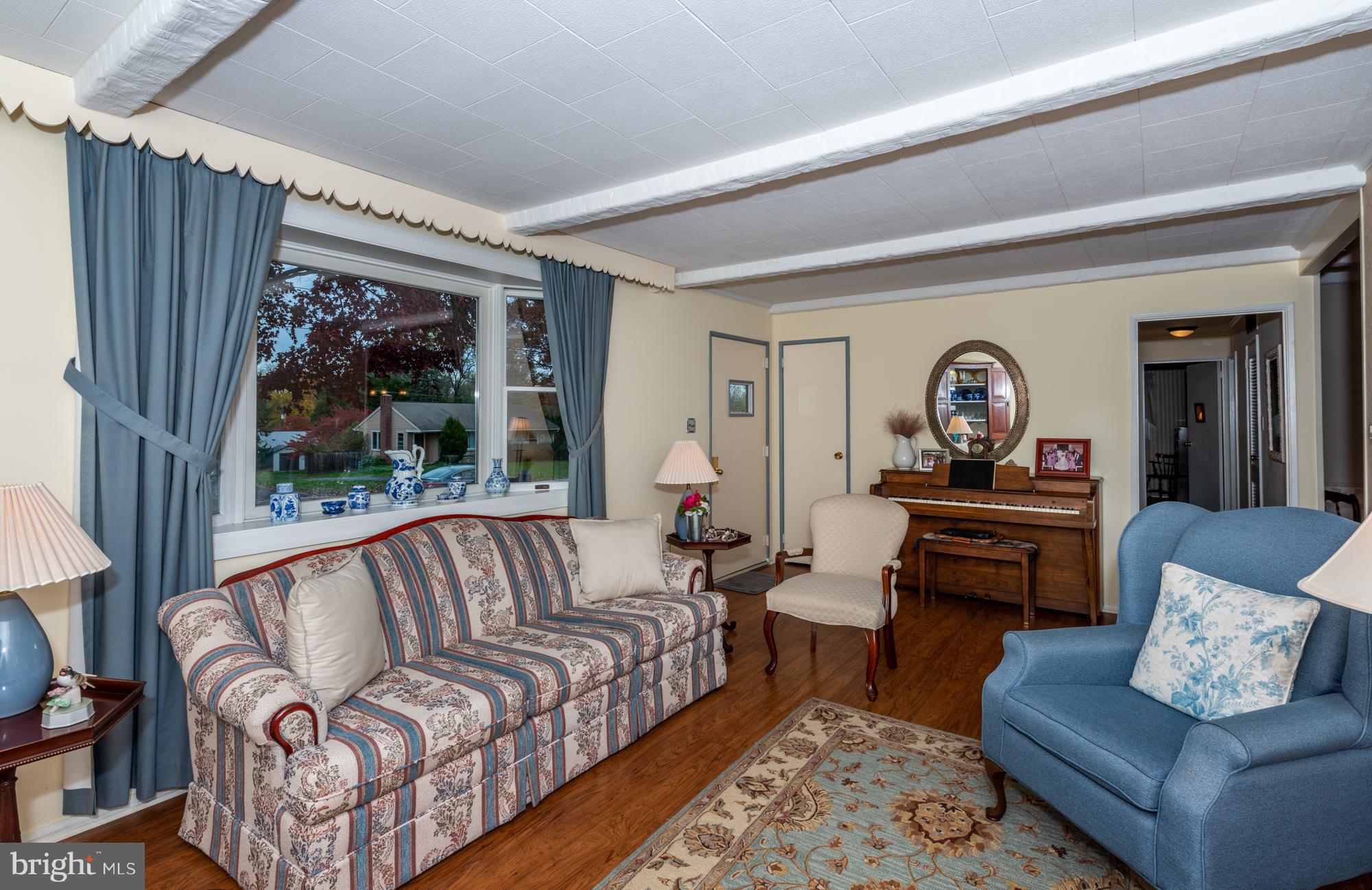 1602 Zarker Road Lancaster, PA 17601 - Photo 4 of 27 Living room