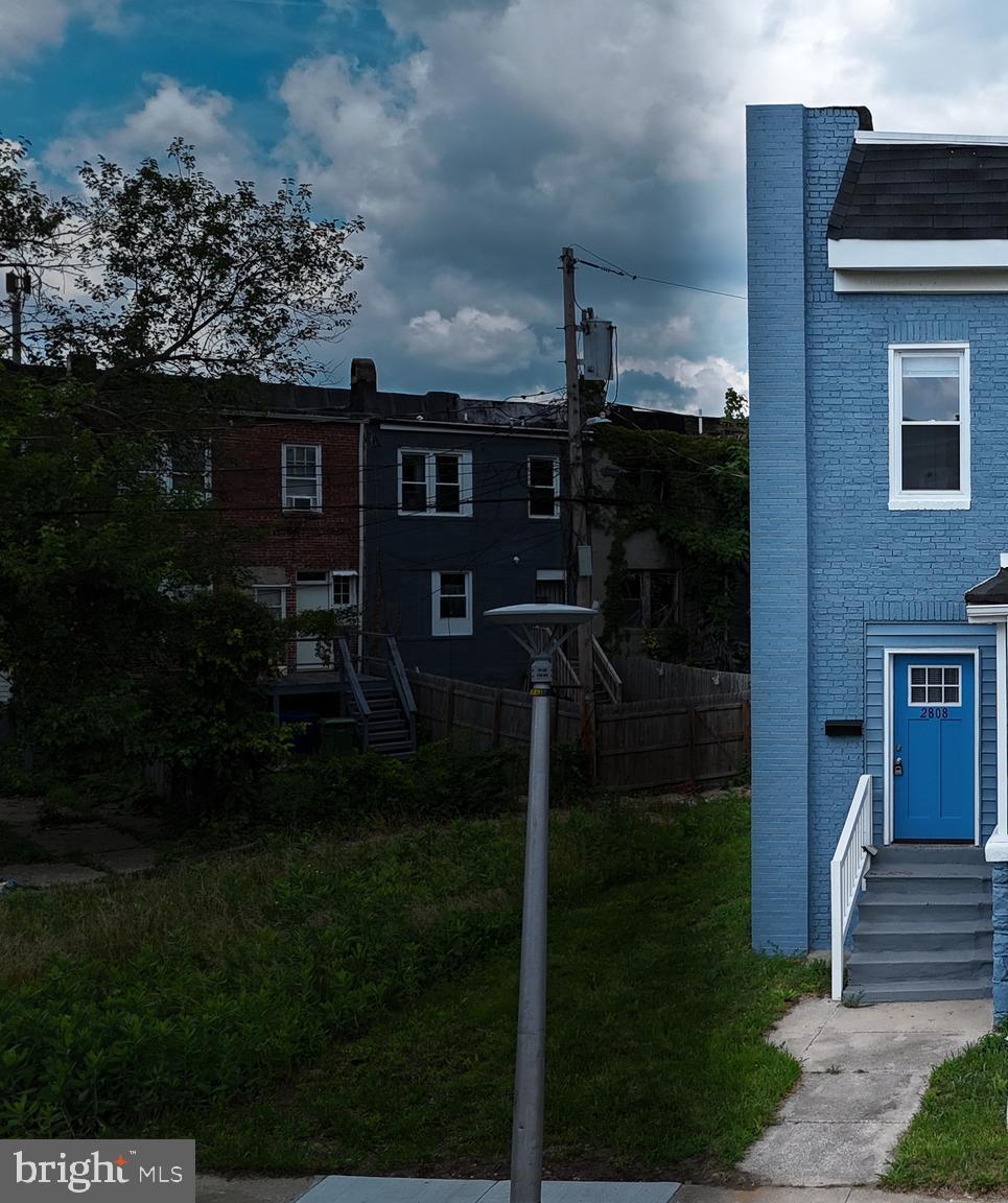 2808 Waldorf Avenue Baltimore, MD 21215 - Photo 3 of 26 a balcony view with a garden space