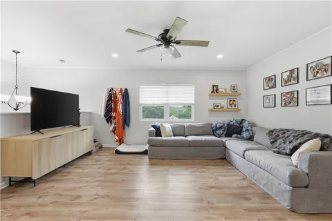 $350,000 | 6709 Northwest Eastside Drive, Kansas City, MO 64152