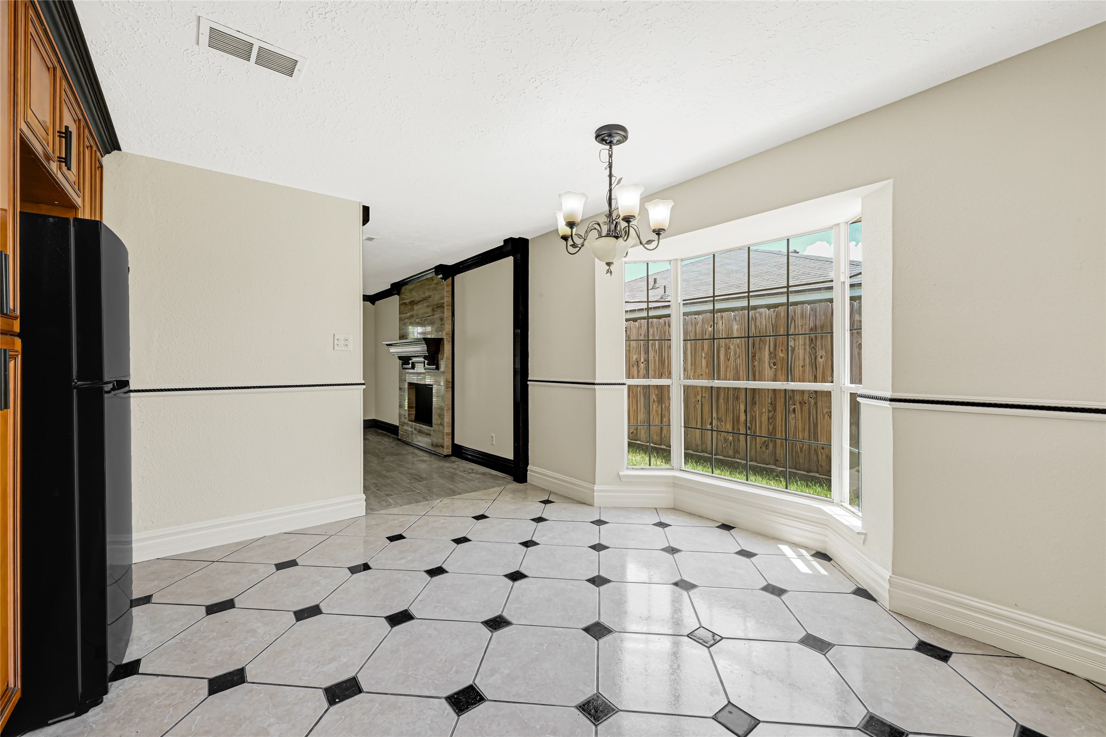 4806 Hickorygate Drive Spring, TX 77373 - Photo 8 of 21 Kitchen with breakfast area.