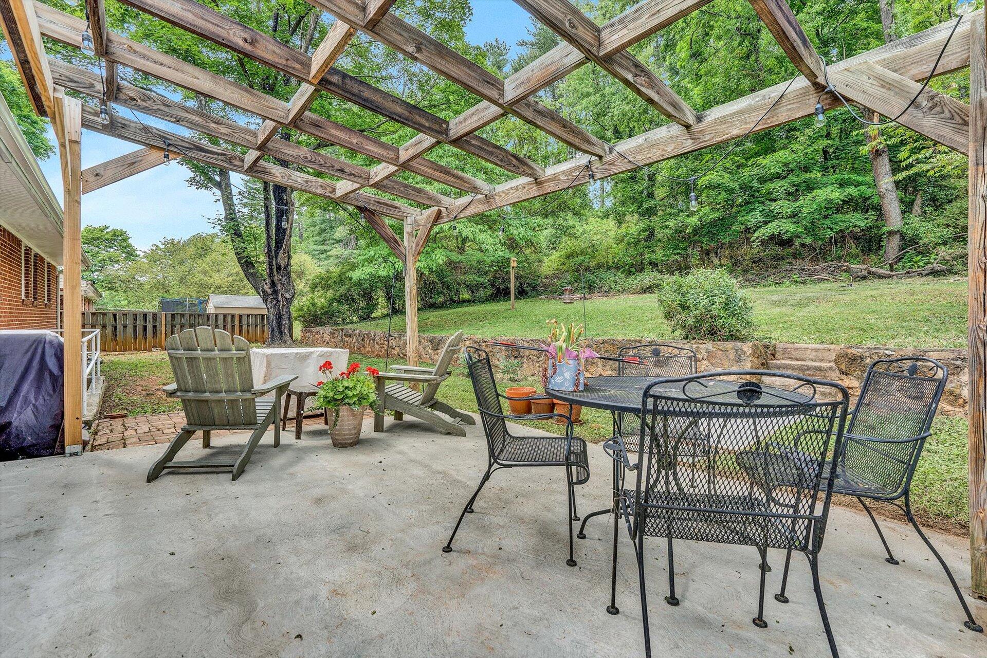 2641 Grandin Road Southwest Roanoke, VA 24015 - Photo 29 of 34 29-052520230227
