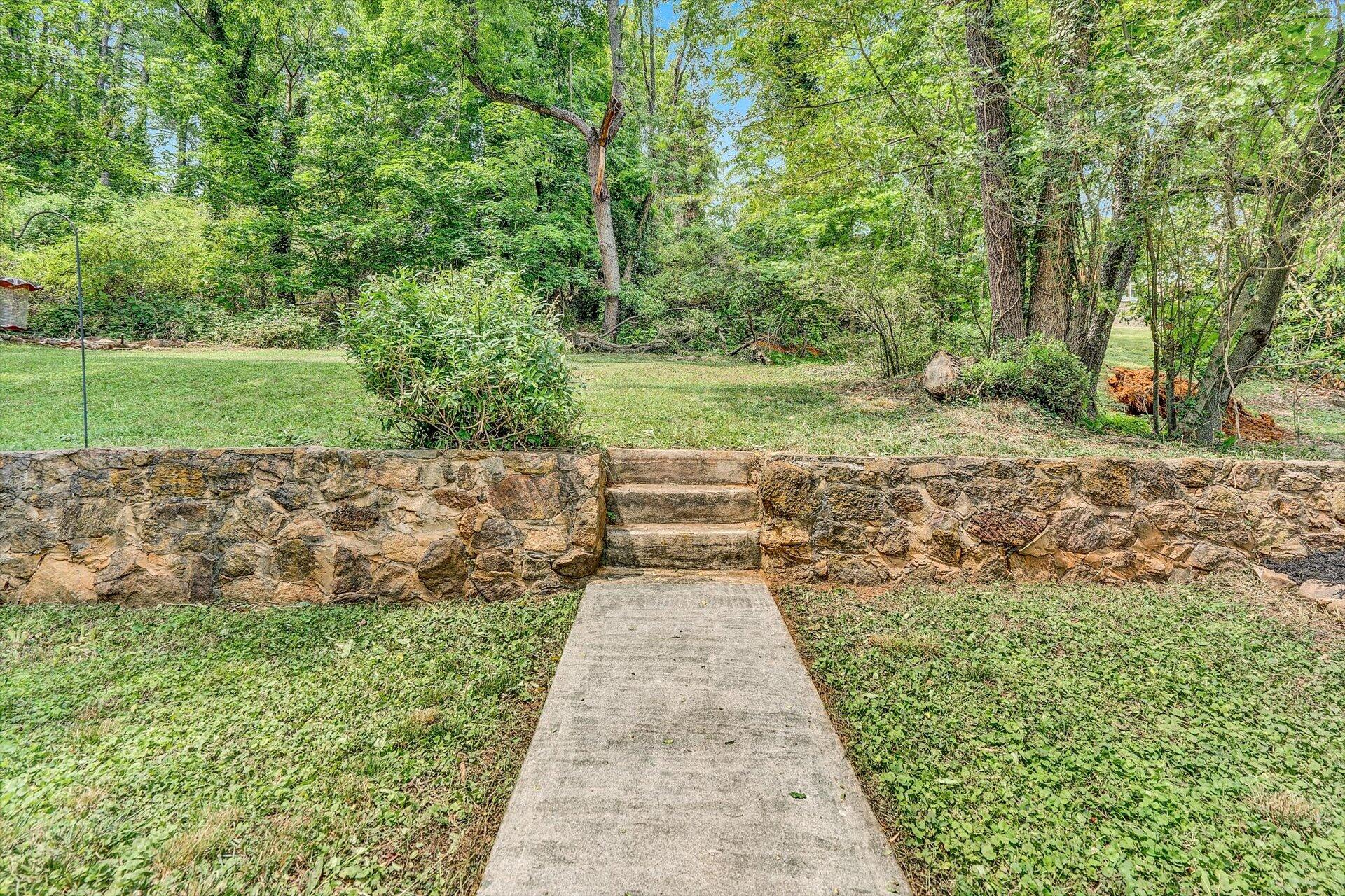 2641 Grandin Road Southwest Roanoke, VA 24015 - Photo 31 of 34 31-052520230232