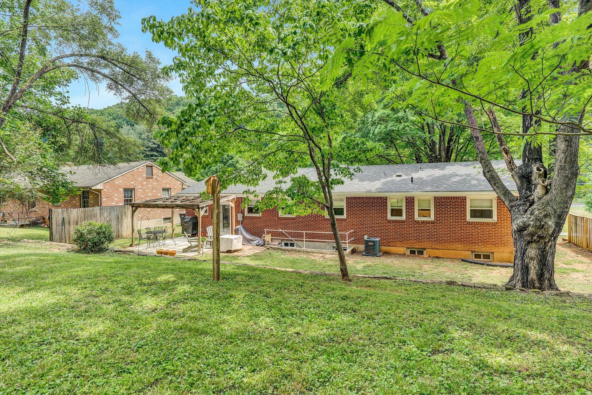2641 Grandin Road Southwest Roanoke, VA 24015 - Photo 33 of 34 33-052520230236