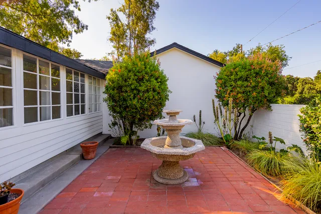 $1,950,000 | 212 Foothill Road, Ojai, CA 93023
