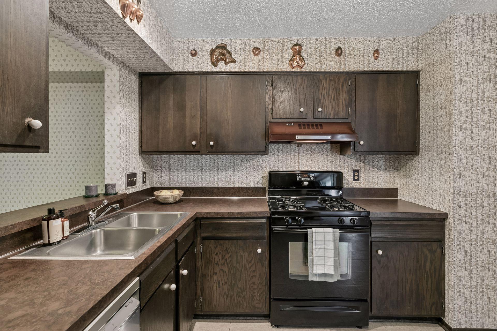 8791 Basswood Road Eden Prairie, MN 55344 - Photo 15 of 39