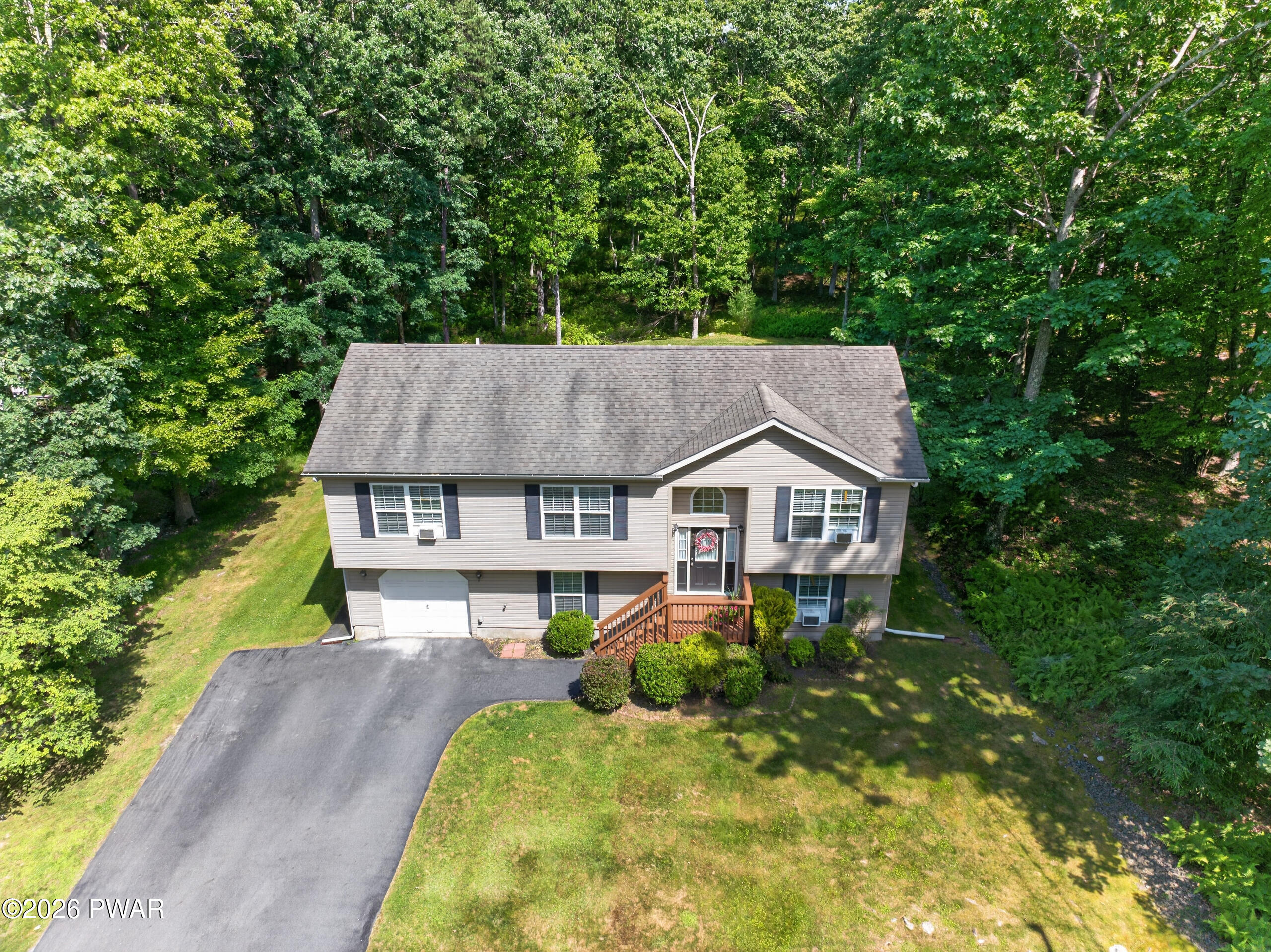 118 Orange Blossom Road Milford, PA 18337 - Photo 2 of 49