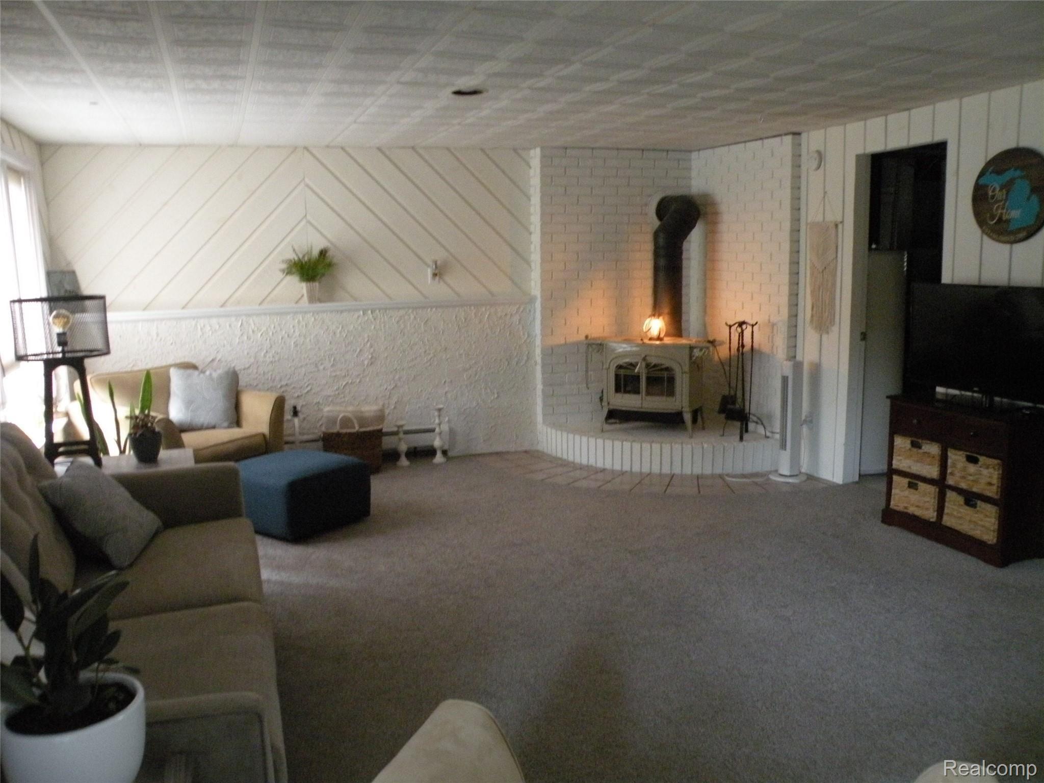 6042 Atlas Road Grand Blanc, MI 48439 - Photo 17 of 43 DSCN9040.JPG