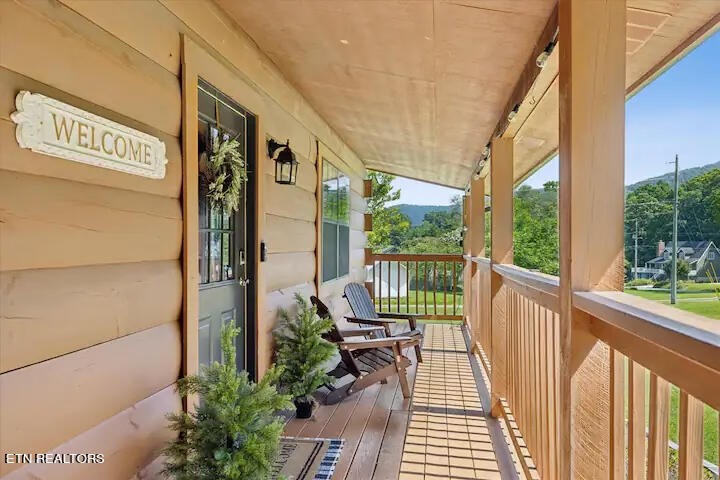2842 Covemont Road Sevierville, TN 37862 - Photo 3 of 37