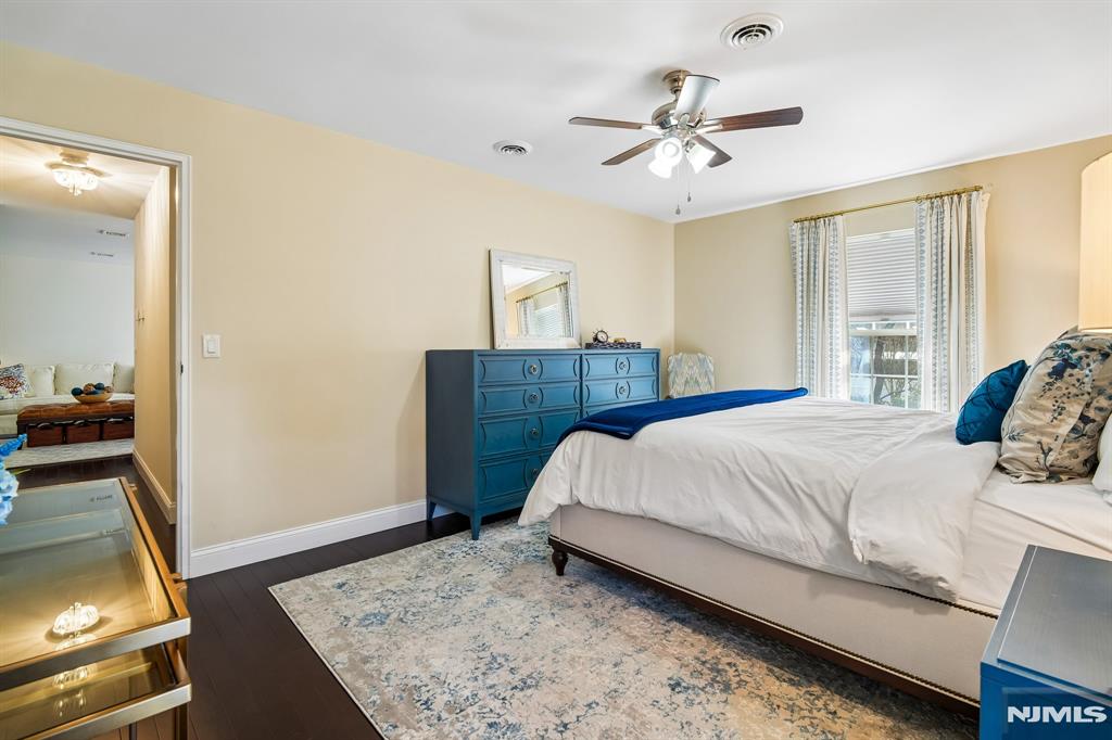 364 West Ridgewood Avenue, Unit 3 Ridgewood, NJ 07450 - Photo 15 of 27