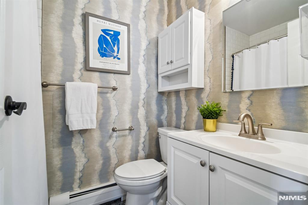 364 West Ridgewood Avenue, Unit 3 Ridgewood, NJ 07450 - Photo 17 of 27