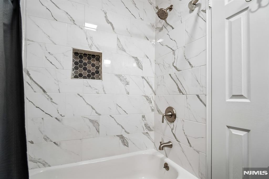 364 West Ridgewood Avenue, Unit 3 Ridgewood, NJ 07450 - Photo 21 of 27