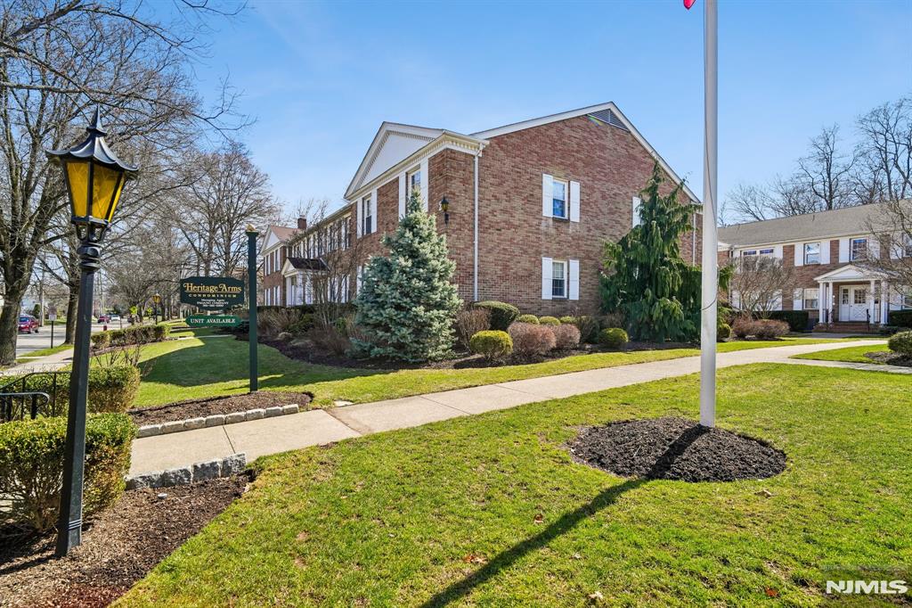 364 West Ridgewood Avenue, Unit 3 Ridgewood, NJ 07450 - Photo 25 of 27