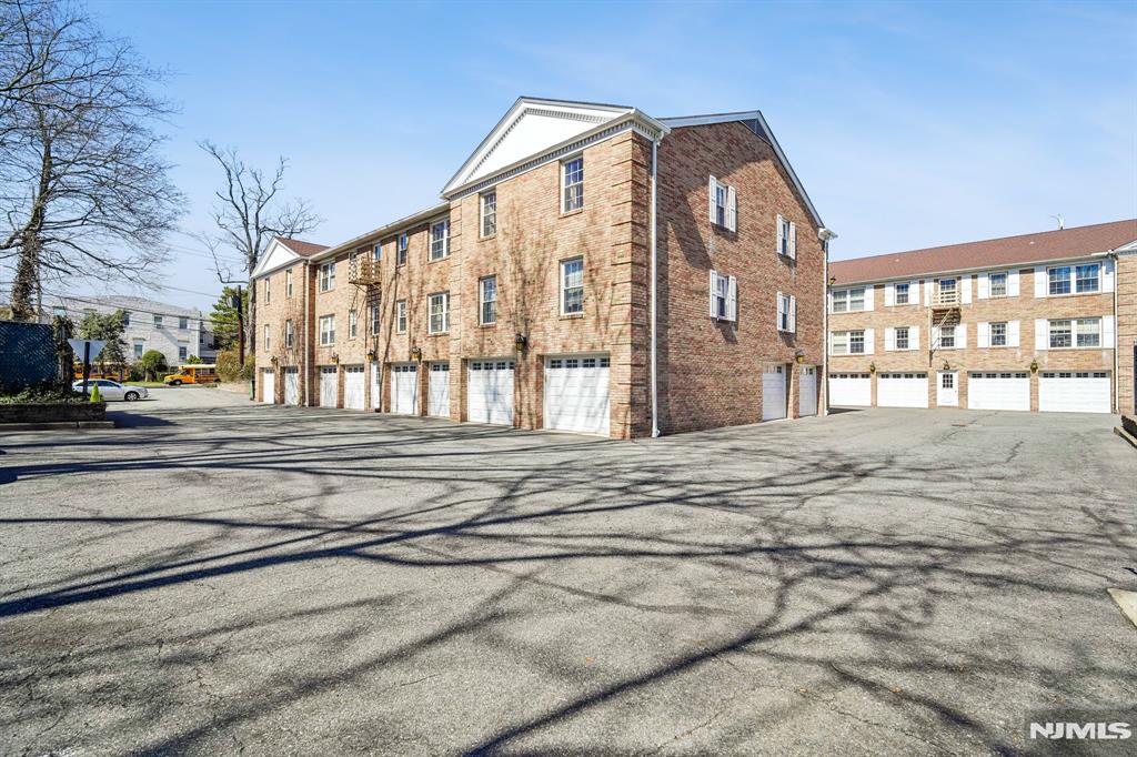 364 West Ridgewood Avenue, Unit 3 Ridgewood, NJ 07450 - Photo 26 of 27