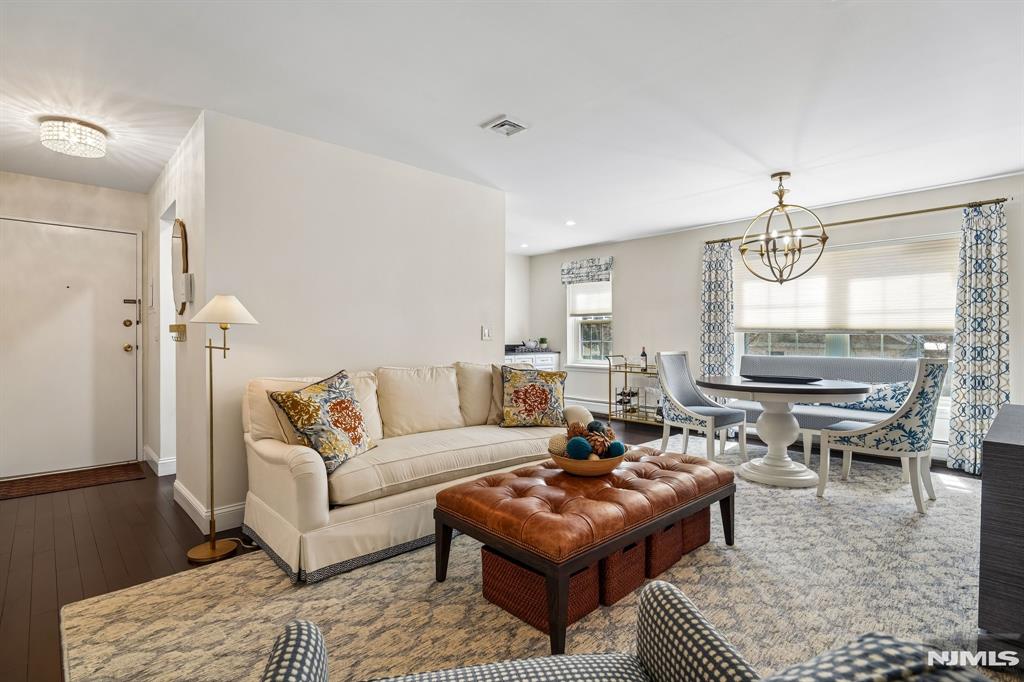 364 West Ridgewood Avenue, Unit 3 Ridgewood, NJ 07450 - Photo 3 of 27