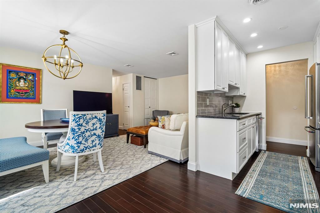 364 West Ridgewood Avenue, Unit 3 Ridgewood, NJ 07450 - Photo 9 of 27