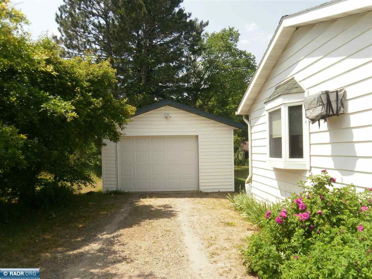 4261 4th Street Hibbing, MN 55746 - Photo 3 of 18