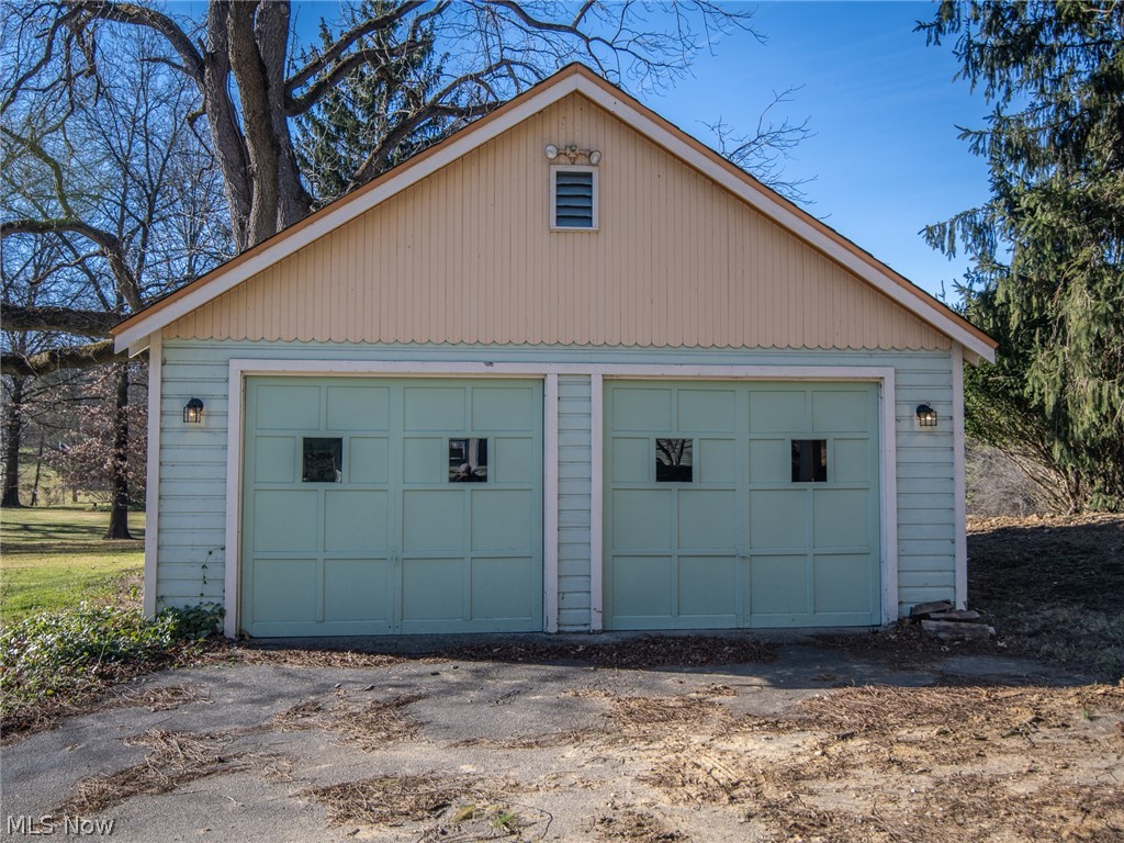 4041 Granger Road Akron, OH 44333 - Photo 32 of 34 Detached garage