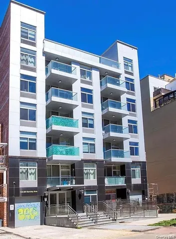 $608,000 | 144-69 Barclay Avenue, Unit 3D | Murray Hill - Flushing