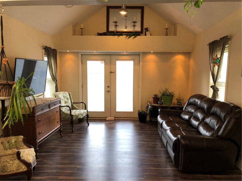 81 Richmond Street Rochester, NY 14607 - Photo 8 of 32