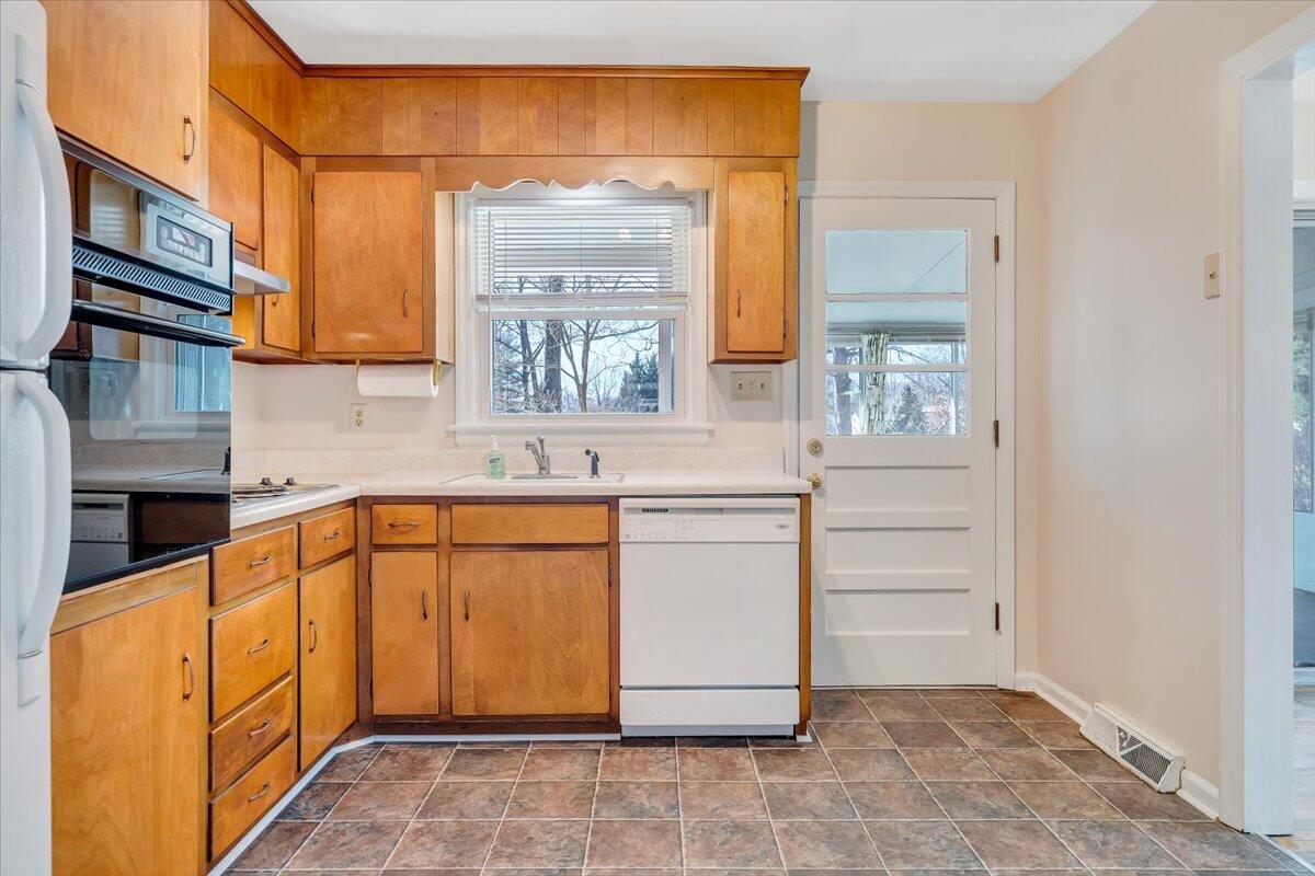 1674 Sigmon Road Northwest Roanoke, VA 24017 - Photo 13 of 41 13-MIB08151