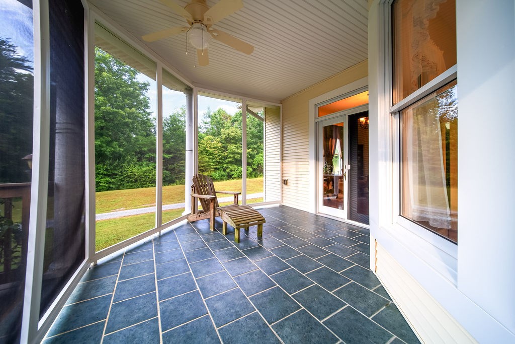 909 Williamson County Line Road Fairview, TN 37062 - Photo 54 of 66 a building outdoor space with seating space