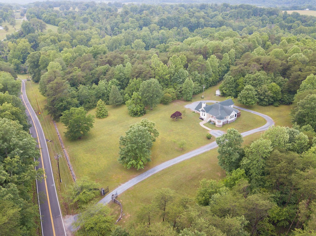 909 Williamson County Line Road Fairview, TN 37062 - Photo 61 of 66 an aerial view of a residential houses with outdoor space