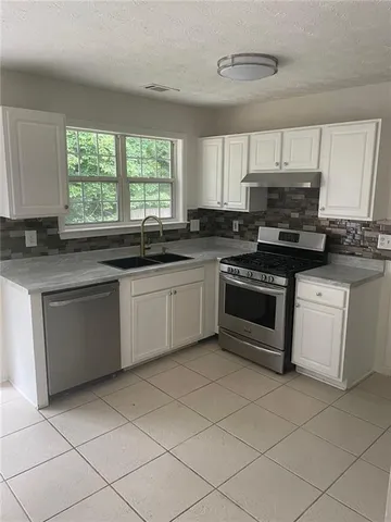 $2,500 | 620 Manor Glen Drive, Suwanee, GA 30024