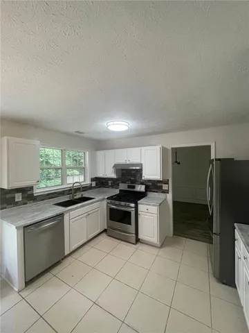 $2,500 | 620 Manor Glen Drive, Suwanee, GA 30024