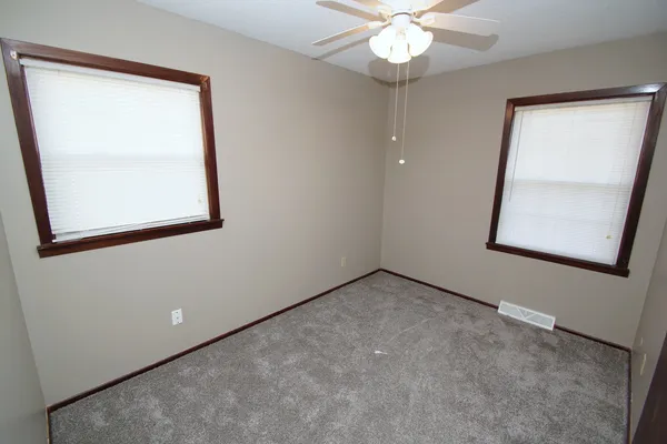 $1,995 | 3416 18th Street, Bettendorf, IA 52722