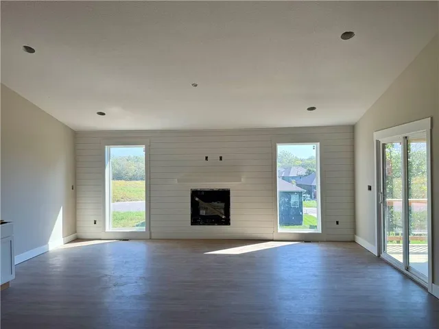 $479,900 | 1305 North Holland Court, Kansas City, MO 64133