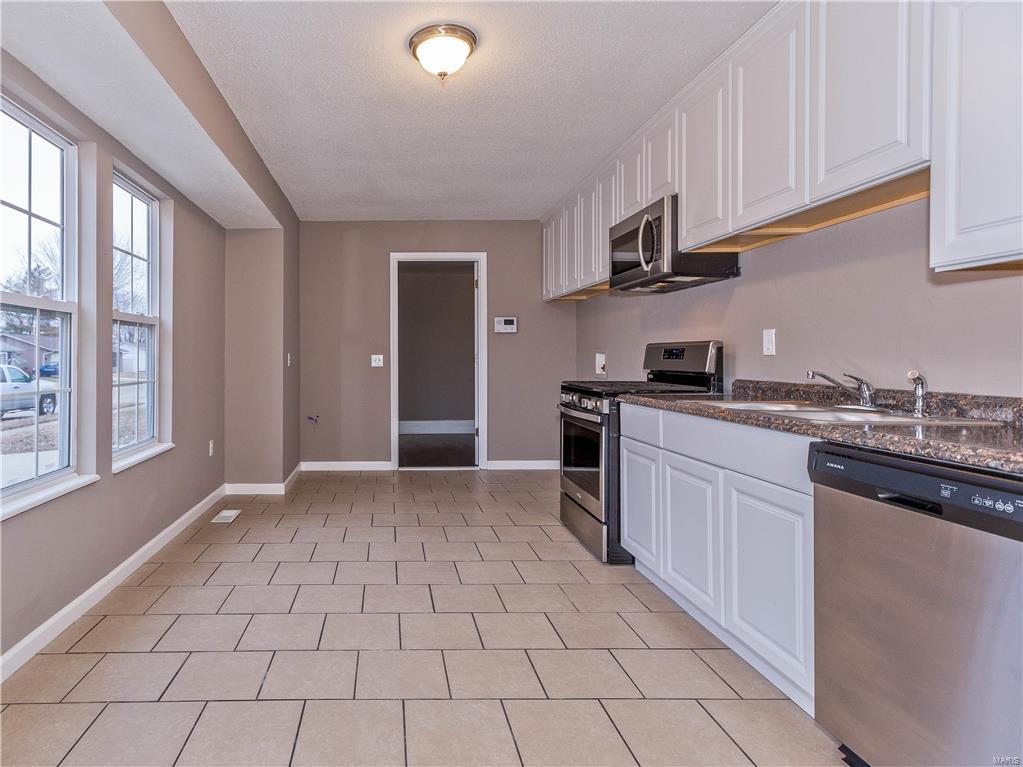 2560 Reveres Route Granite City, IL 62040 - Photo 2 of 27 Gallery Image 2