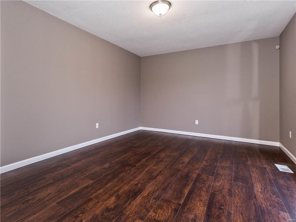 2560 Reveres Route Granite City, IL 62040 - Photo 4 of 27 Gallery Image 4