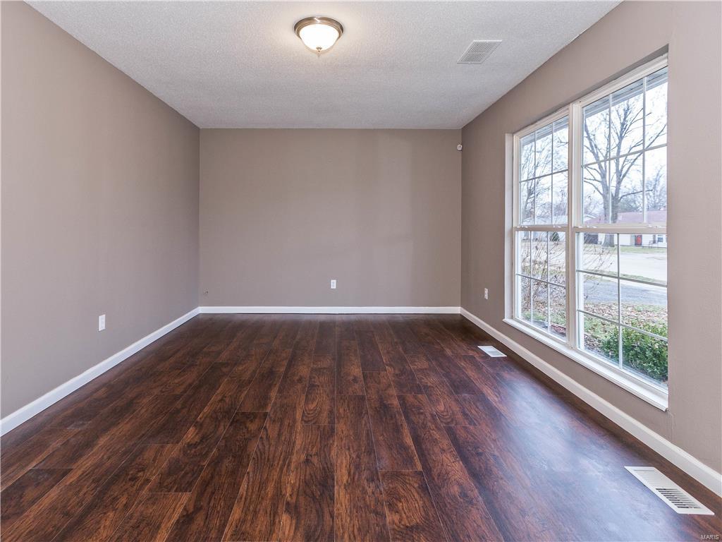 2560 Reveres Route Granite City, IL 62040 - Photo 8 of 27 Gallery Image 8