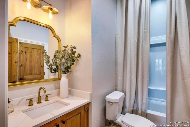 $799,000 | 111 Stony Hills Road, Center Point, TX 78010